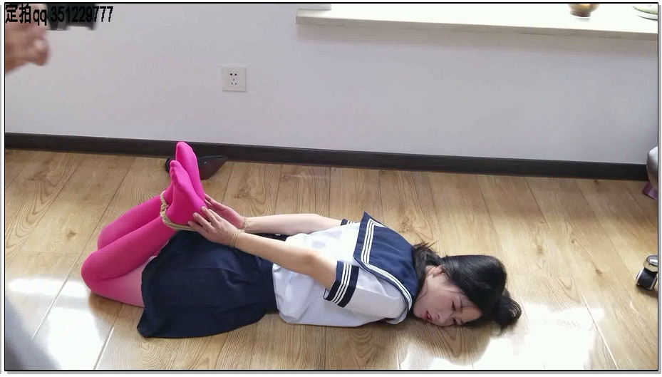 【一往情深】即将被贩卖的女学生