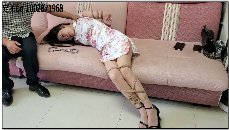 【一往情深】女秘晓晓贪污公款被捉 用身体和美脚抵债