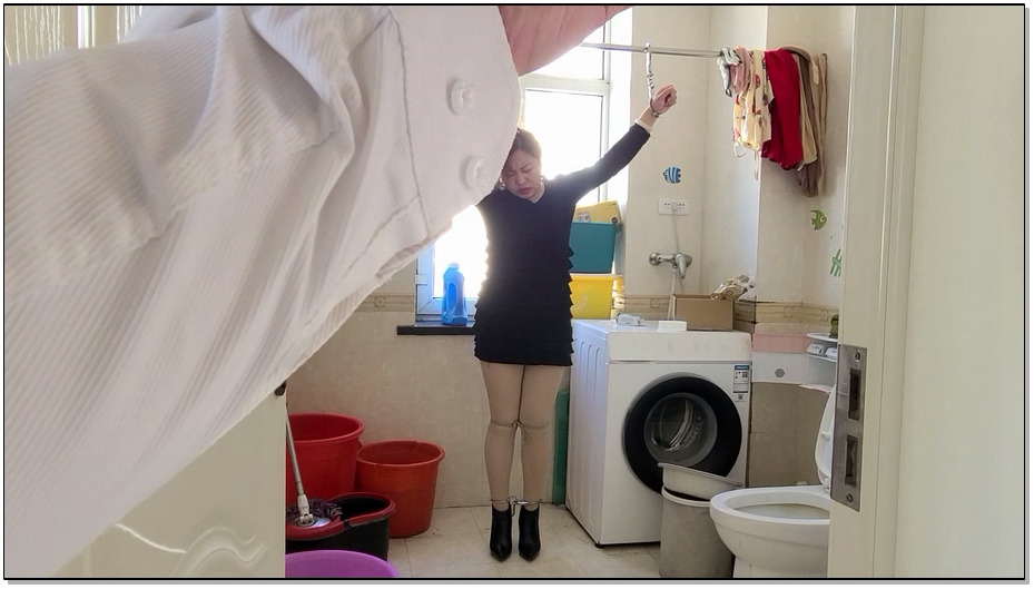 【一往情深】尺度私拍 风骚的代价之押送少妇 私人调教所改造