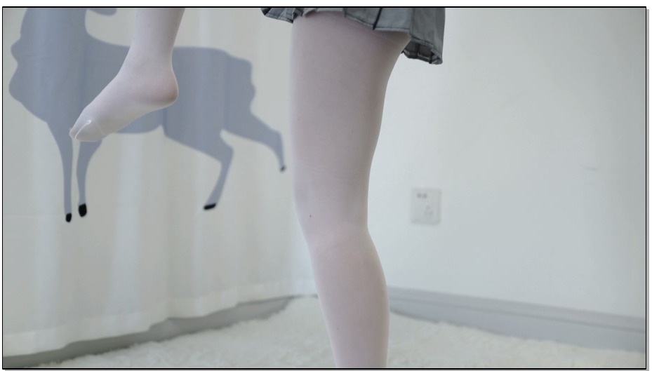 【多多洛】白丝妹子吊缚，四马捆绑勒嘴