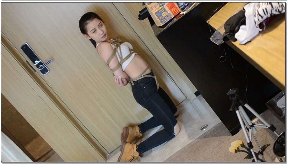 【阿木作品】大一学生妹捆绑养成记之超清纯妹子镣铐捆绑 DDD