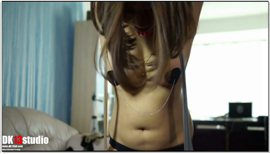 【DK-13】小穆 办公室吊缚！一部被灌入“魔法”的影片！乳贴，乳贴，随我心意！