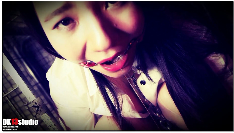 【DK-13】狗笼 KB 肉丝 遥控蛋蛋 挣扎 口球 裸足 脚铐 手铐等多元素!-沐子