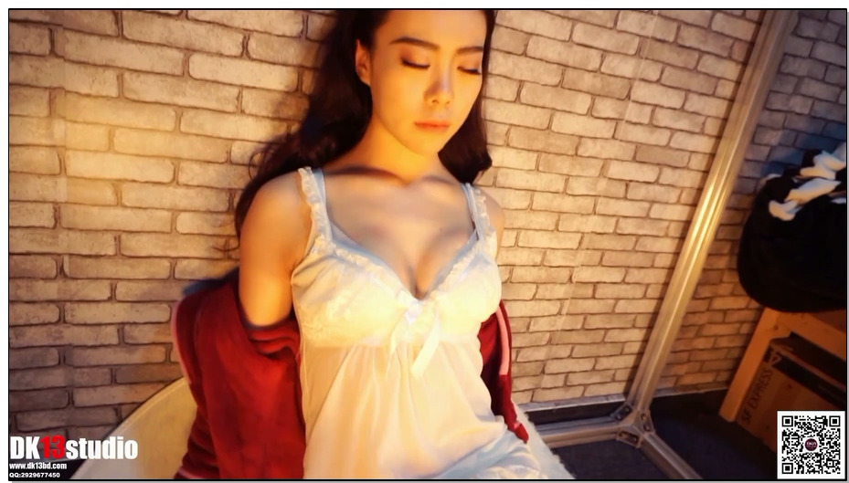 【DK-13】桃子 锁链分腿 内衣+高位分腿！挑逗你的神经。这个姿势，她能坚持多久？ 