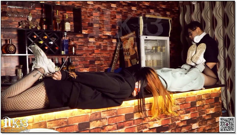 【DK-13】贝贝 莹莹 两个新人刚出道就出演剧情影片，夜店陷阱-第一集，如此精彩，值得… 