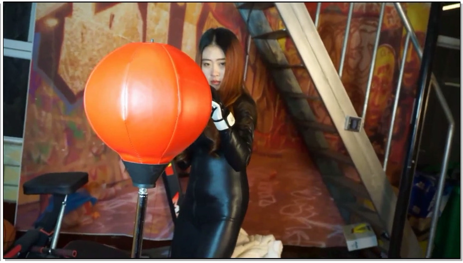 【DK-13】贝贝 调教搜查官（第二集）执行任务之前的特训开始了！搜查官被绑在健身…