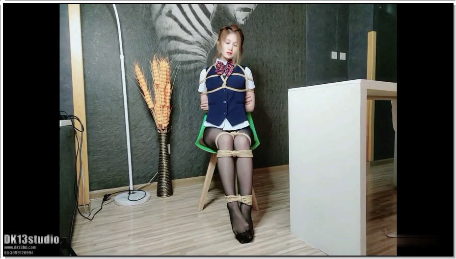 【DK-13】新人丝语 .空姐的丝足 近期一口气开发了很多素质不错的模特 尽情分享给大家！