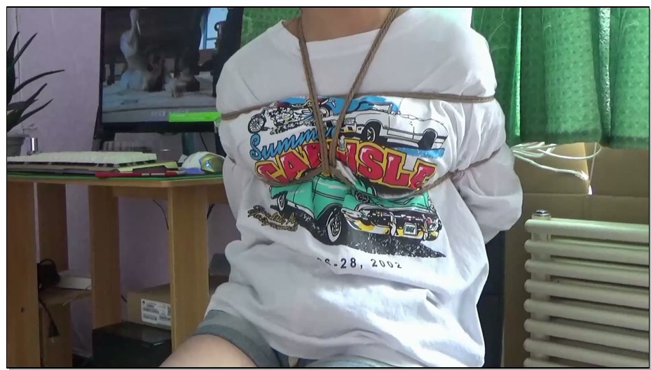 【得意客】入室绑架系列之别让陌生人进门 丝袜勒嘴，驷马捆绑，挣扎无用