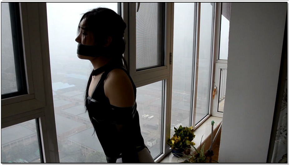 【得意客】丝袜美人趣味缚 黑丝长手套 性感情趣服 白丝裤袜 美女趣味捆绑完成各种挑战…