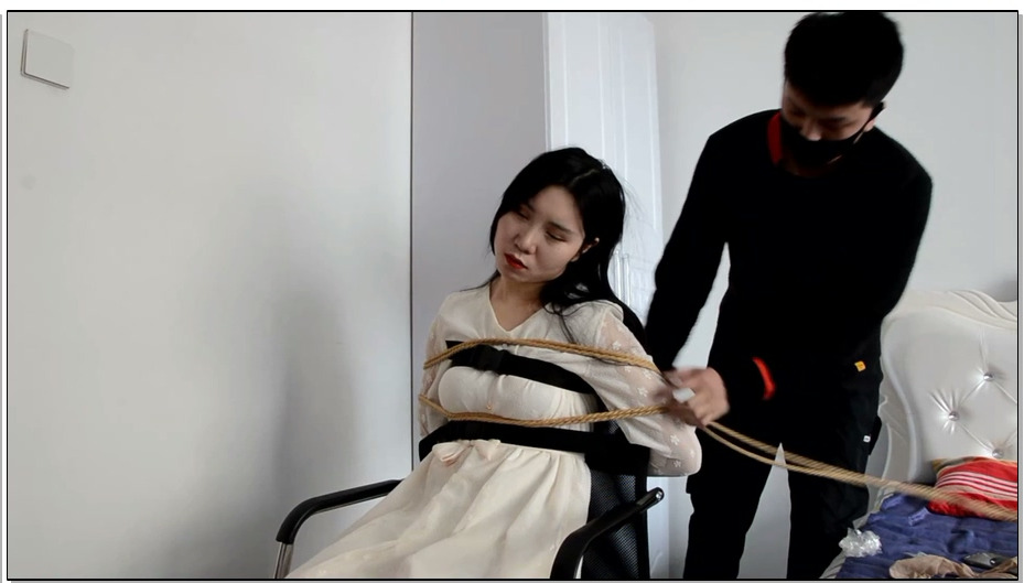 【得意客】姐弟之间-占有欲 弟弟秘密囚禁姐姐 上 吴晗