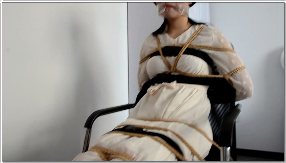 【得意客】姐弟之间-占有欲 弟弟秘密囚禁姐姐 上 吴晗