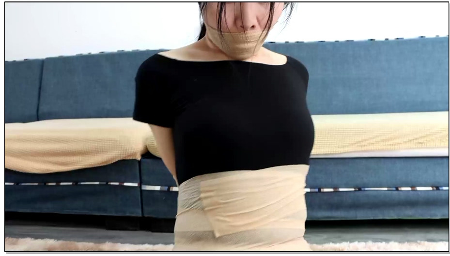 【得意客】全包定拍全自动包裹胶带 上 黑丝熟女被诡异绷带自动包裹拘束 层层包裹最后…