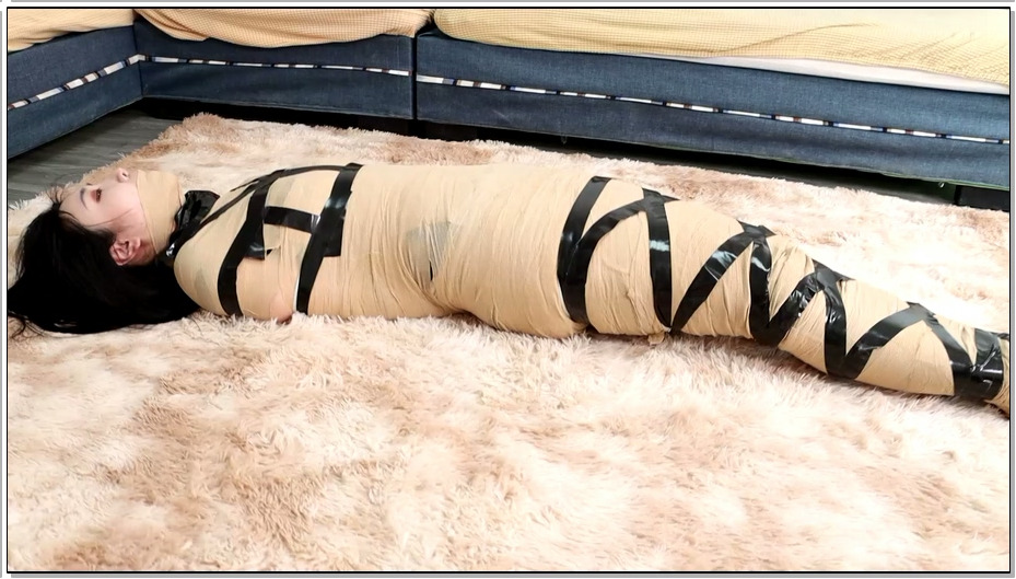 【得意客】快递~性感真人抱枕 2 可怜木乃伊美女误操作遥控器 结果把自己捆绑的越来越..