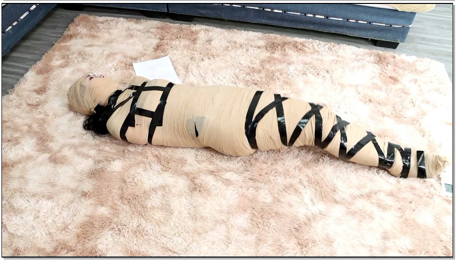 【得意客】快递~性感真人抱枕 2 可怜木乃伊美女误操作遥控器 结果把自己捆绑的越来越..