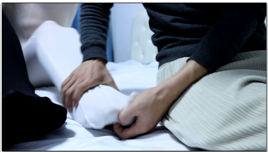 【得意客】袜爱好者的陷阱最终话——2个美女双层丝袜包裹 两个黑丝与白丝美女被加固包