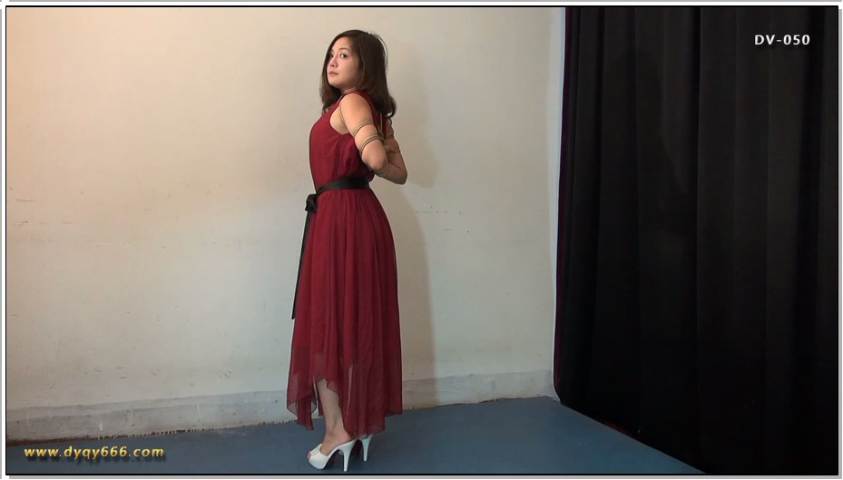 【典雅倩影】易易五花秀