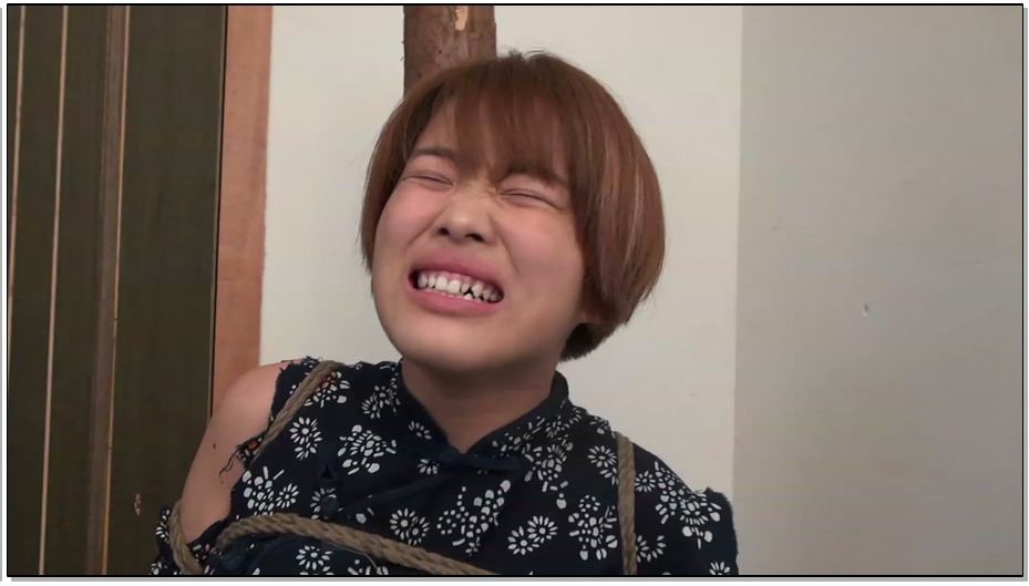 【典雅倩影】女烈定拍-在读大学生蕊蕊老虎凳虐足