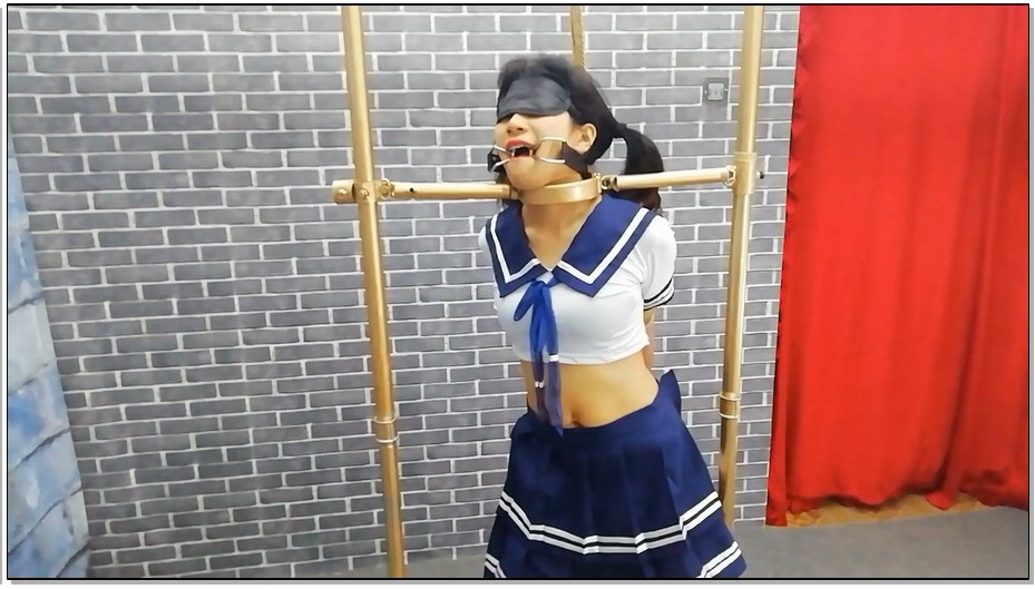 【飞天原创】云儿被特制刑架紧固，固定特殊工具，打开便知内容