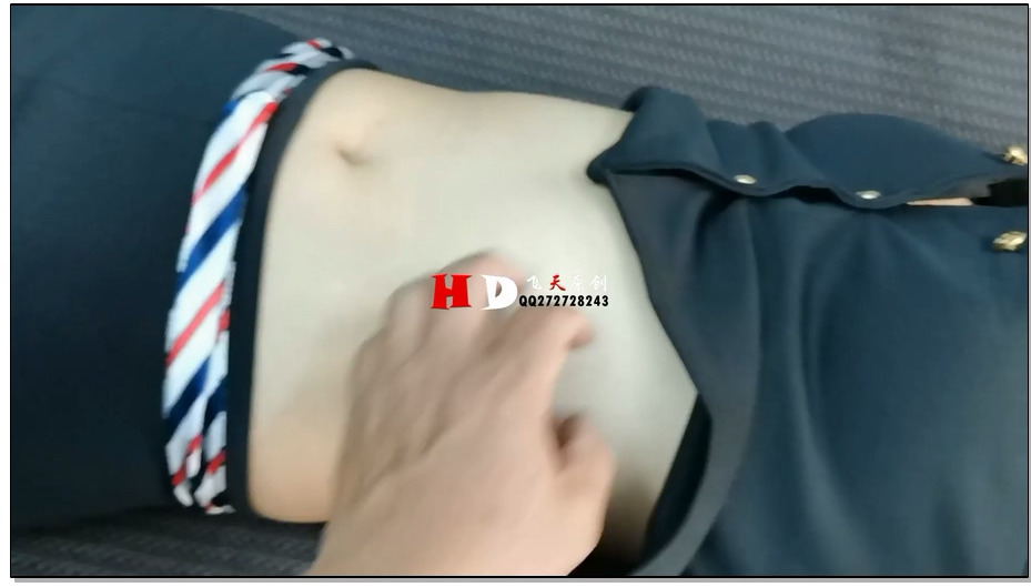 【飞天原创】丁琪被捆到沙发上受虐，膝盖灭蜡烛