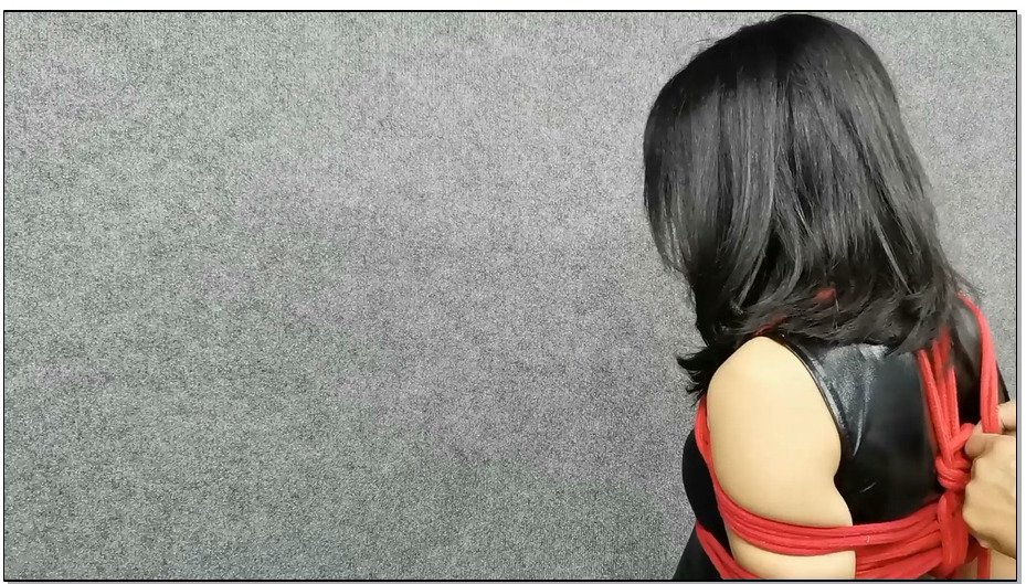 【飞天原创】云儿紧缚强制广场跳舞，饭店强迫喂食，强迫游街示众