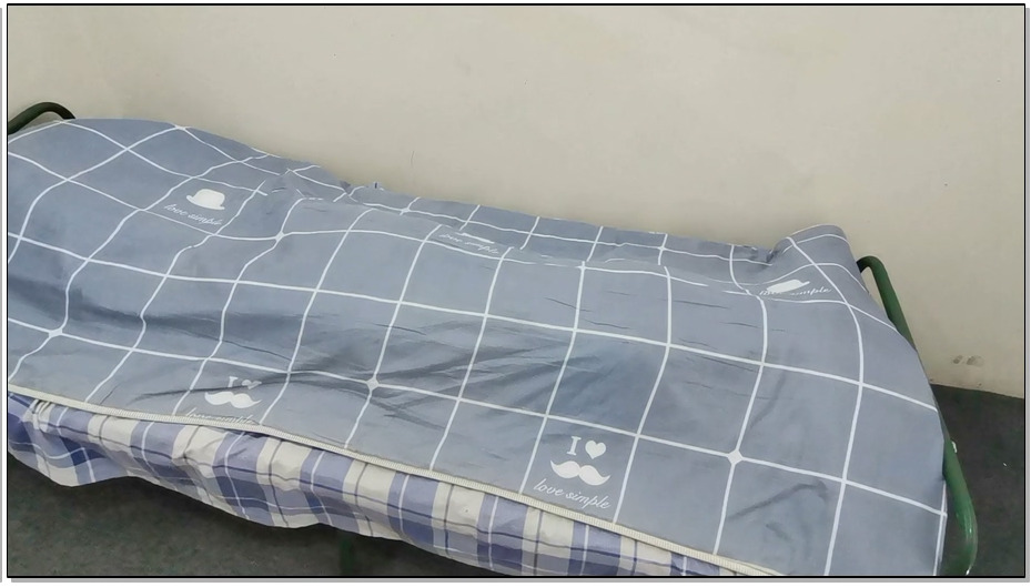【飞天原创】丁琪户士服吊带白丝，背铐、10公斤重型脚镣跪立行走