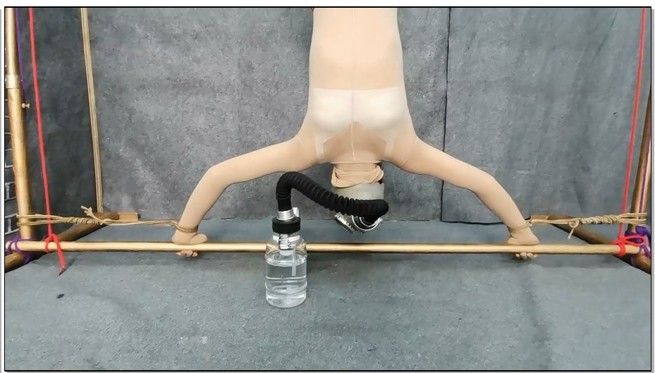 【飞天原创】云儿玩大了，肉丝全包挑战倒吊，虽然挑战成功，但是最后昏迷过去了，还是…