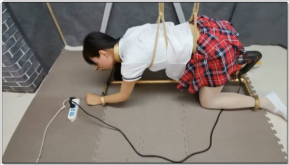 【飞天原创】雅儿最后一弹，自控时遭到蒙面人袭击