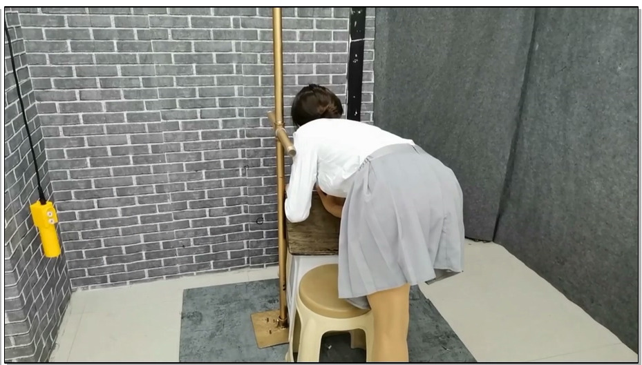 【飞天原创】云儿朝思慕想的三角木终于做好了，三角木棱加上棒棒坐上去舒服透顶