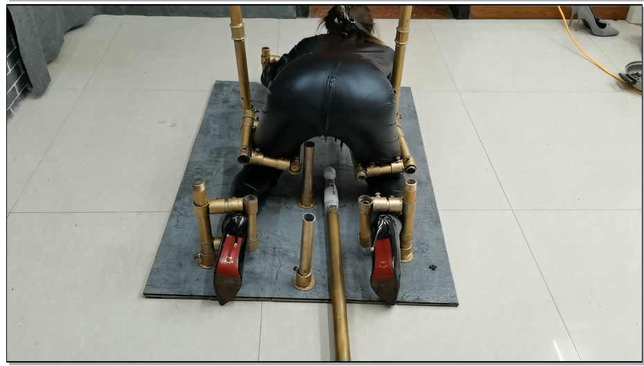 【飞天原创】欧式风刑架把云儿固定在坚硬的水泥板上，组合式手动、电动2用猛烈开火把… 