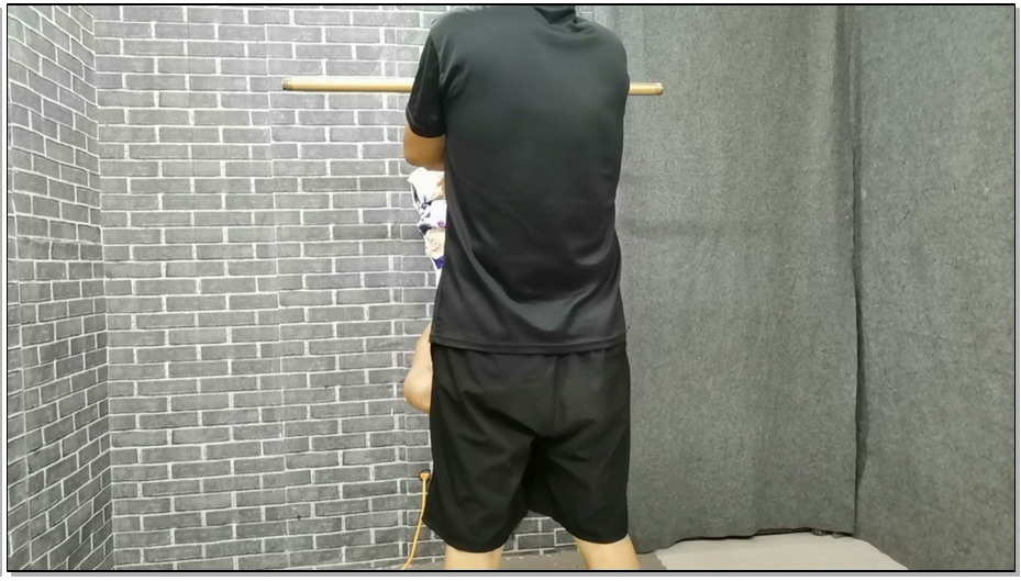 【飞天原创】十字钢管铁架把云儿倒吊起来，把无线有线TD全放入下面，威力十足，继续加…