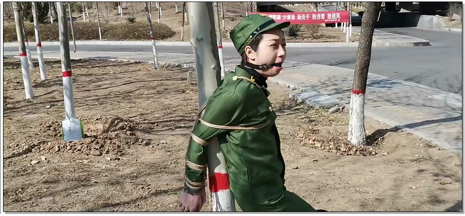 【飞天原创】云儿终于上了大热门，云儿秒变杂牌军光杆司令官，K9架放置，紧缚树杆上任…