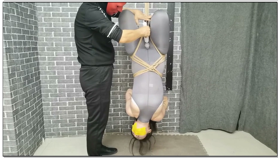 【飞天原创】柔柔奴倒吊振动、拍打，TK,，多层网袜套头，呼吸更加困难