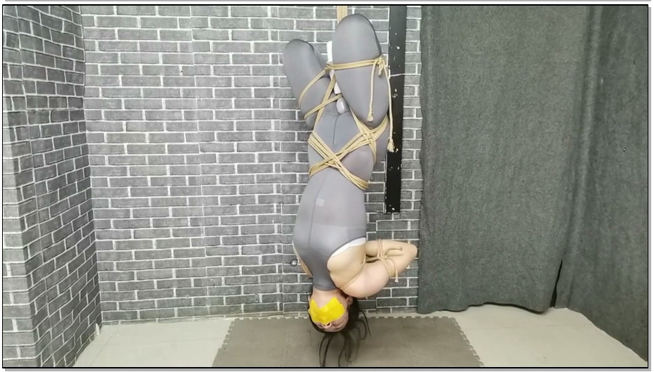 【飞天原创】柔柔奴倒吊振动、拍打，TK,，多层网袜套头，呼吸更加困难