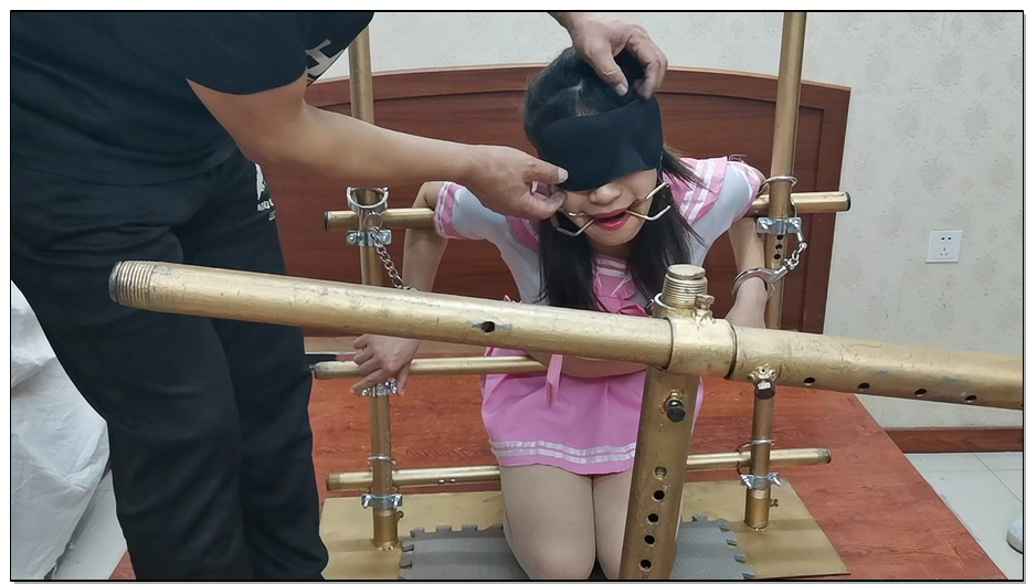 【飞天原创】云儿奴S刑架禁锢