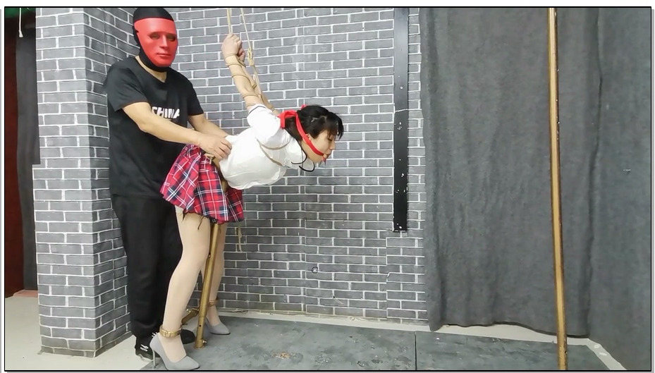 【飞天原创】让云儿终身难忘的金属禁锢反吊