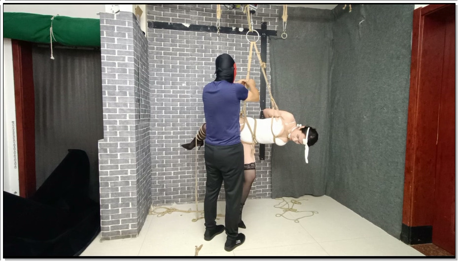 【飞天原创】柔柔兔女郎首次体验悬空6种变换吊缚动作,本工作室唯独柔柔能完成这些高难…