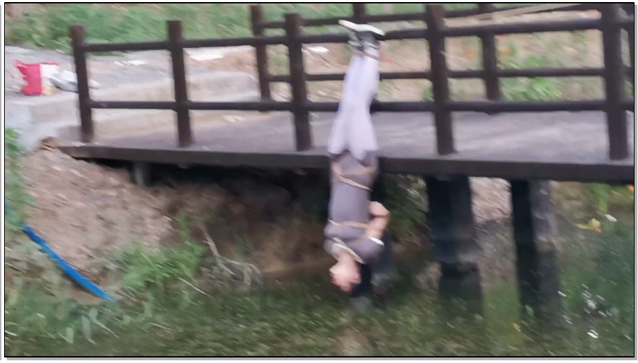 【飞天原创】云儿越玩越野,去小树林偷偷去约会，被主人发现,不客气地惩罚各种吊绑，倒…