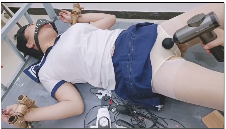 【飞天原创】雨菲重口味铁床禁锢，电击片，双棒充气塞电击