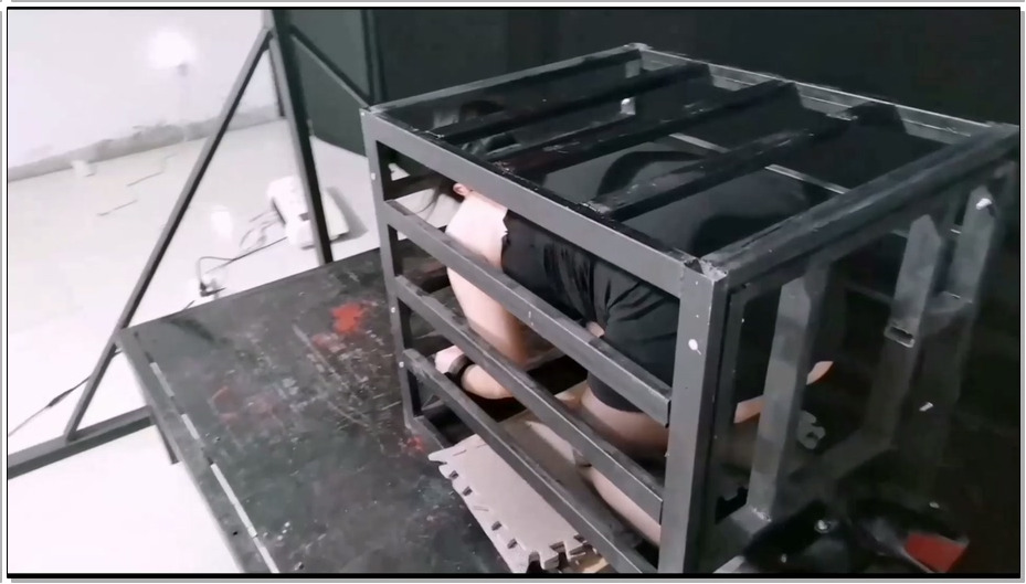 【飞天原创】雨菲奴细绳五花紧缚加气堵嘴，,GG高吊，下面疼痛难忍，不时地遭到鞭打