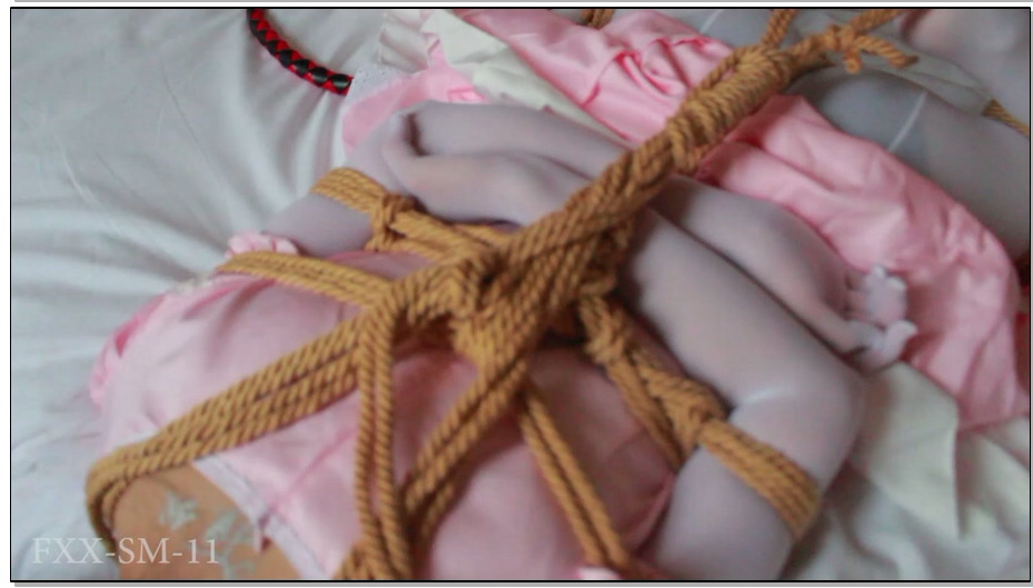 【FXX】年终巨献 lo娘白丝连身袜 U型TD加木奉双重震动多重GC 失禁喷射 驷马震动全方位…