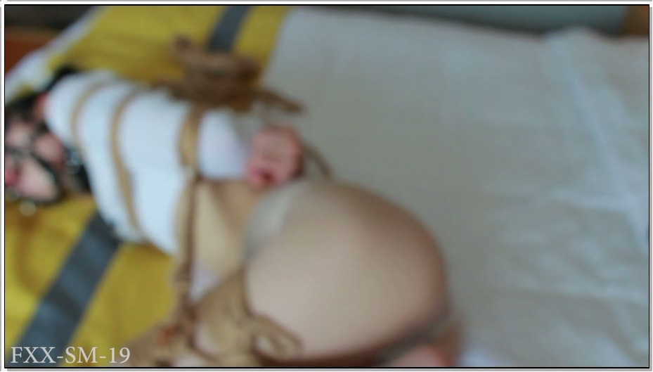 【FXX】箱中小M 肉丝 足足的视觉盛宴 SP TK 极限电击 让大家看看什么才叫真正的抽…