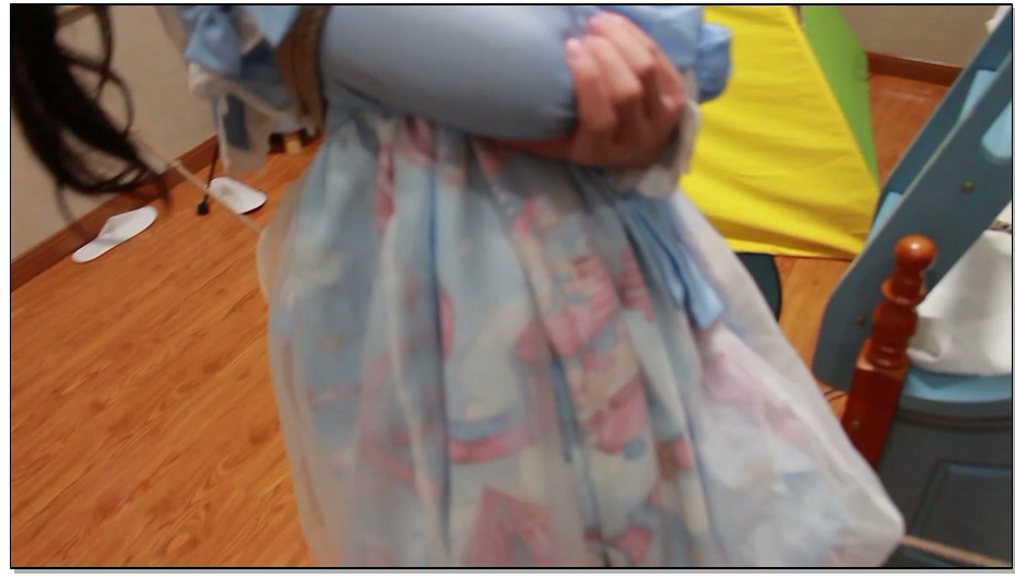 【FXX】夜深人静适合调教一波lolita小可爱，单腿吊缚，分腿吊缚，固定，超长时间TK，…