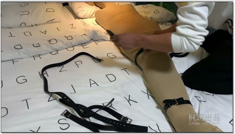 【枫玥出品】误闯女王 3 曾经女S的奴隶上门报复女S，把她包成了木乃伊