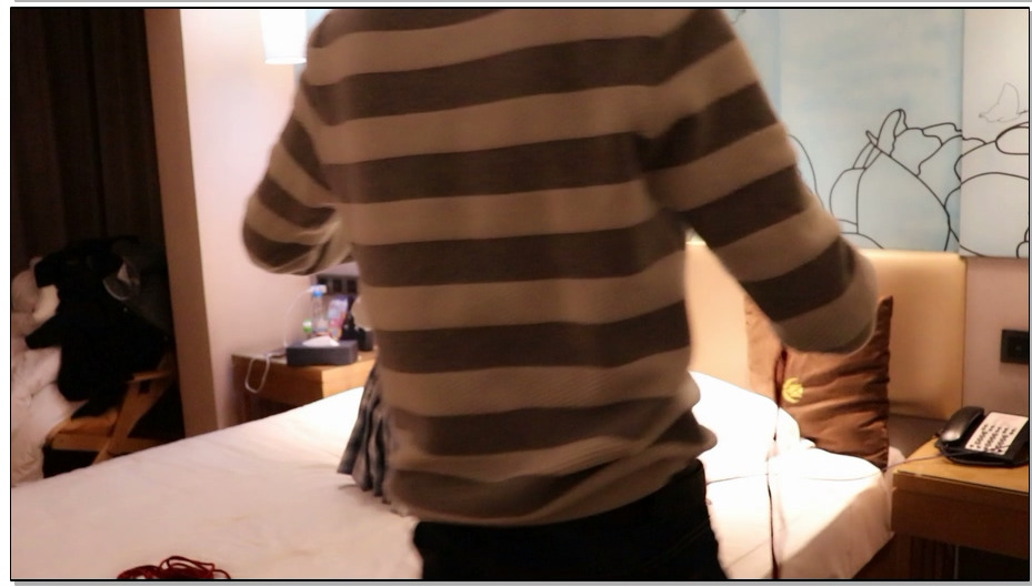 【咕咕精】小萝莉の紧缚实验室–海老缚 小萝莉的无助挣扎 白丝脚趾、小屁股无助扭动