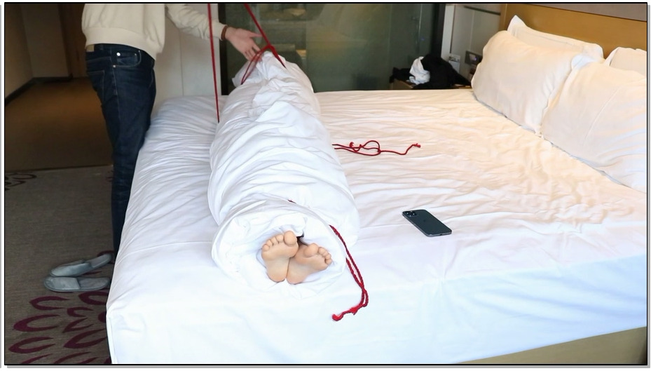 【咕咕精】jk萝莉的紧缚+全包闷绝TK体验 紧缚实验，全长一小时