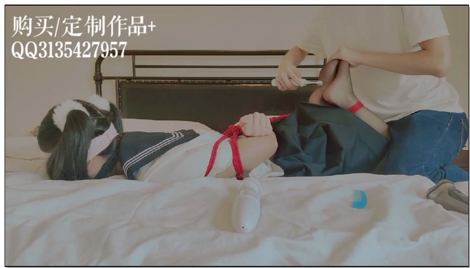 【咕咕精】双马尾学霸的挠痒测评2-测试5种TK道具哪个更痒（高强度长时间，挠到袜破）