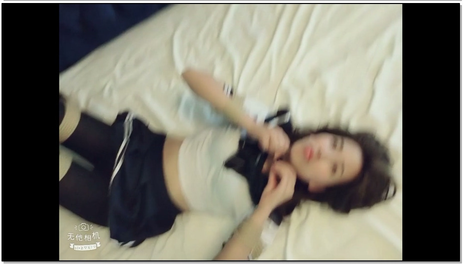 【广西原创】灵粒 被惩罚 爬5圈 累了想休息被打。 好可怜，想哭了