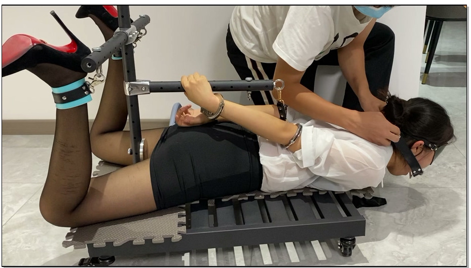 【涵涵特辑】涵涵教师装 调教刑架K9拘束架驷马固定架yang具固定 口枷口水直流快乐棒GC