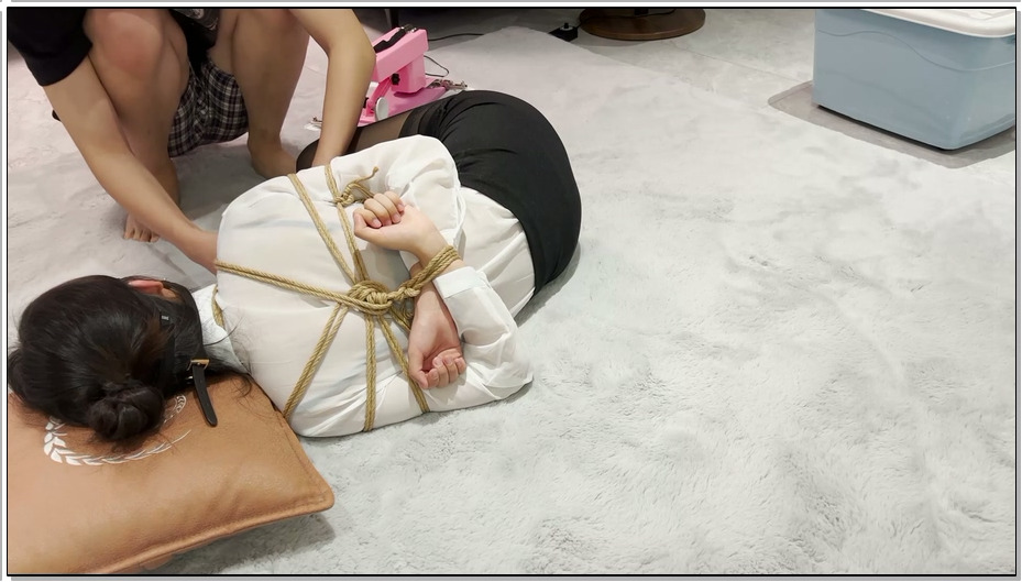 【涵涵特辑】黑丝美女 快乐棒+机械运动