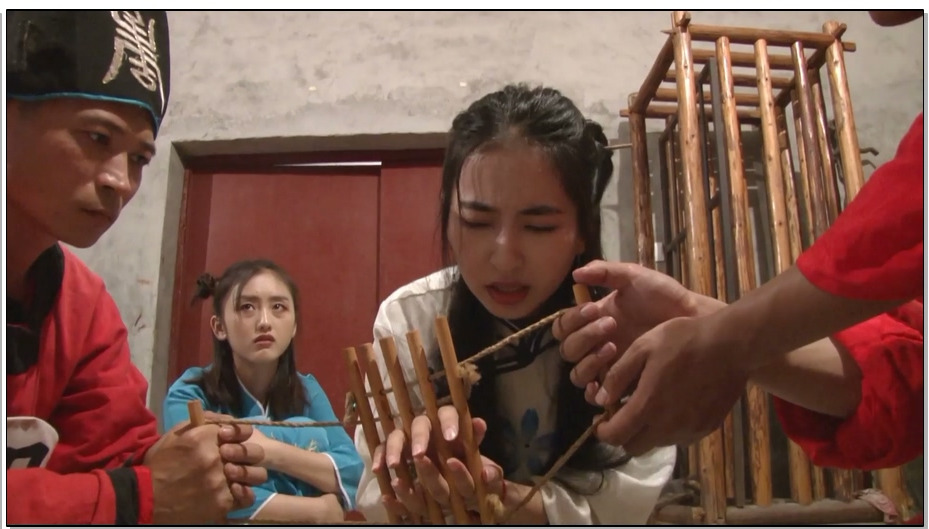 【怀旧影苑】苏三过堂拶指 绝色美女过堂受尽酷刑